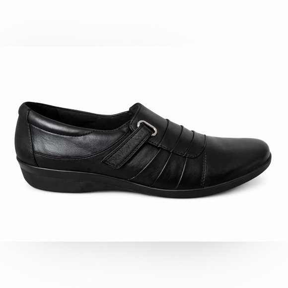 Clarks Everlay Luna Black Leather Slip-On Loafers Size 7.5 Wide - Picture 3 of 8